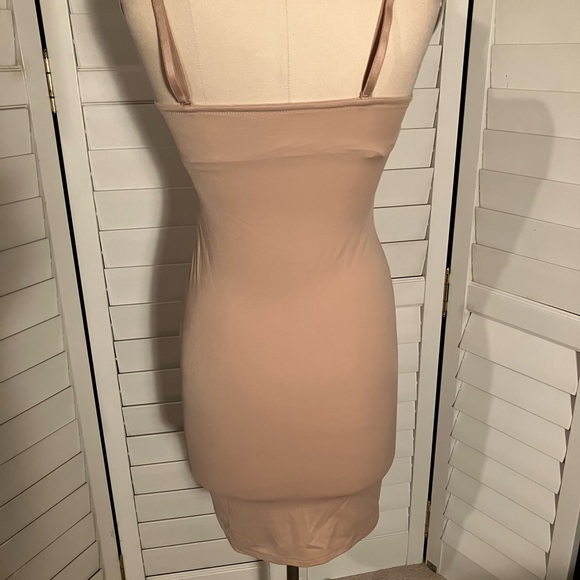 Vassarette shapewear undergarment in beige , size XL - Picture 3 of 4